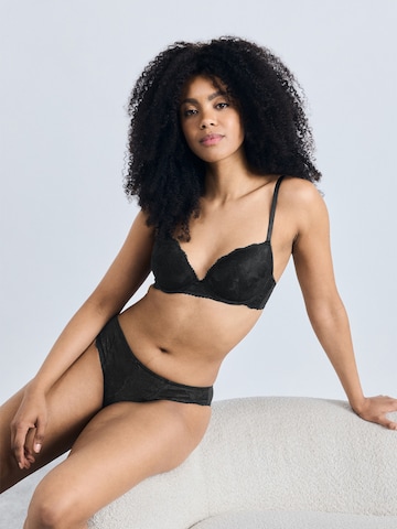 Dorina Slip in Schwarz