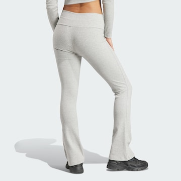 évasé Pantalon 'Essentials' ADIDAS ORIGINALS en gris
