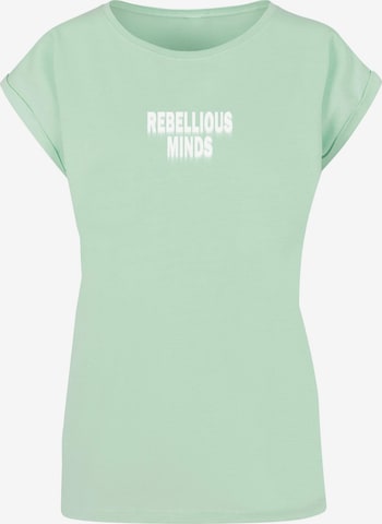 Merchcode T-Shirt 'Rebellious Minds' in Grün: predná strana