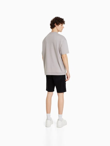 Bershka Regular Shorts in Schwarz