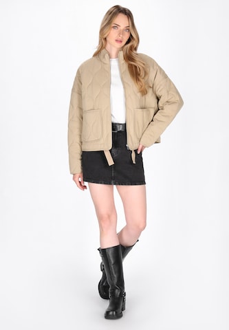 Veste mi-saison 'Vintage' DreiMaster Vintage en beige