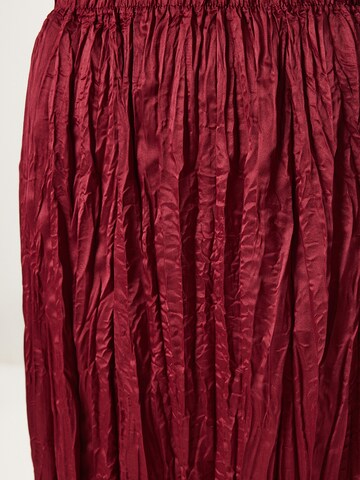 Happiness İstanbul Nederdel i rød