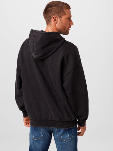 tigha Sweatshirt 'Loose your Head' in Zwart