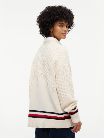 Tommy Jeans Tröja i beige