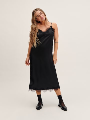 Robe Tatiana Zidekova en noir : devant