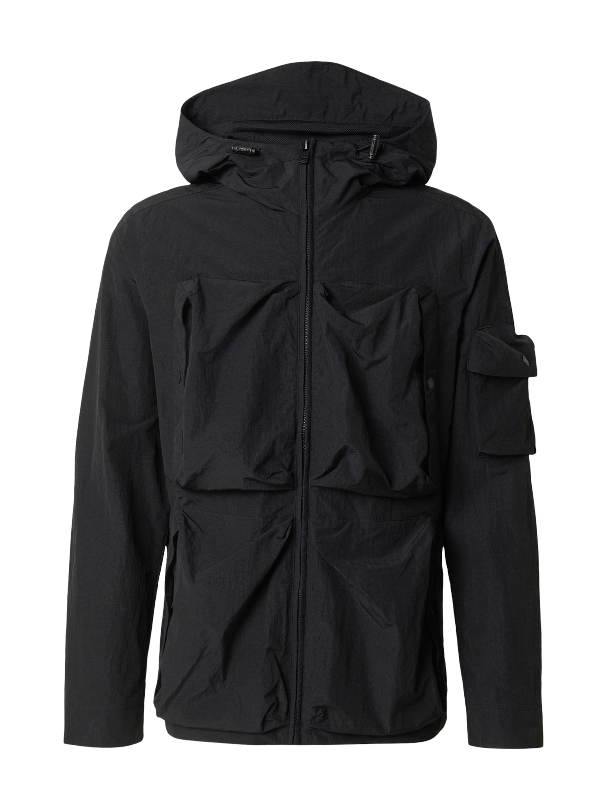 Lyle & Scott Between-season jacket in Black: front