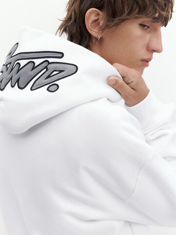 Pull&Bear Tréning póló 'STWD' - fehér