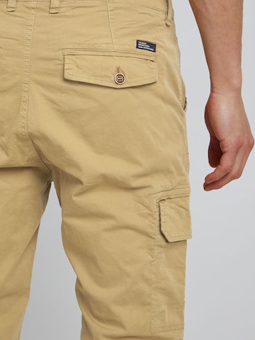 BLEND - Tapered Pantalón cargo 'BHNan' en rojo