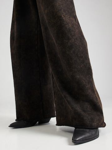 WEEKDAY Wide Leg Hose 'Tiana' in Braun