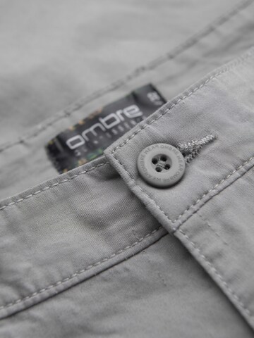 Loosefit Pantaloni sportivi di Ombre in grigio