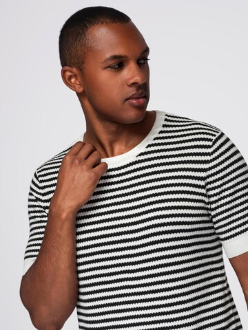 Tricou de la Ombre pe negru