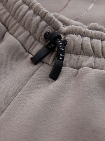 Baker by Ted Baker Juoksupuku värissä harmaa