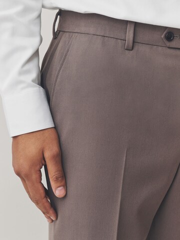 Next Regular Hose in Braun