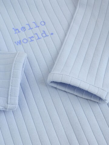 Next Set 'Hello World' in Blue