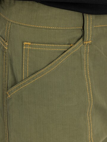 ALPHA INDUSTRIES Loosefit Jeans in Grün: Vorderseite