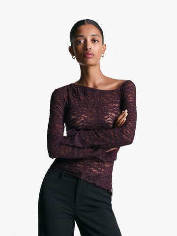 Bershka Koszulka w kolorze czerwony: przód