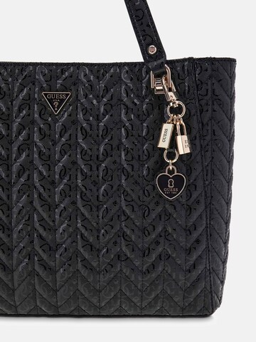 GUESS Schultertasche 'Stacey' in Schwarz