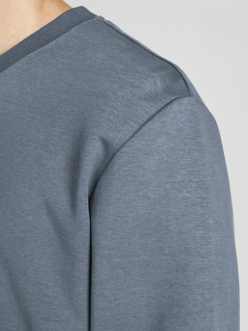 JACK & JONES Sweatshirt in Blau