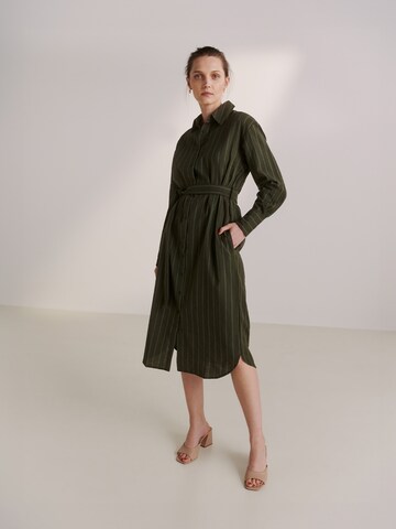 Rochie tip bluză 'Jeanette' de la Guido Maria Kretschmer Women pe verde