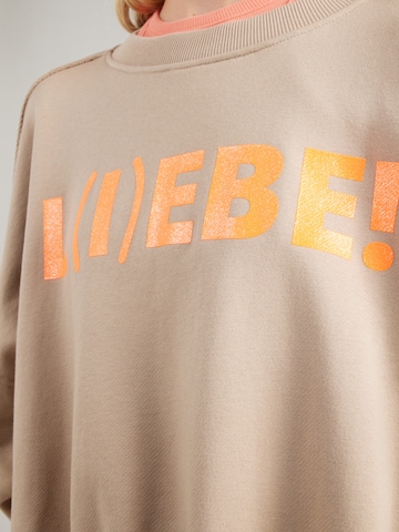 miss goodlife Sweatshirt 'L(I)EBE' in Beige