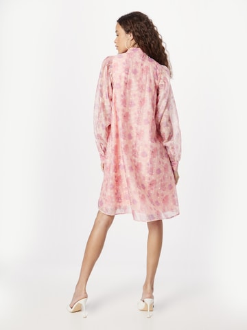 BRUUNS BAZAAR Sukienka koszulowa 'Philina' w kolorze różowy