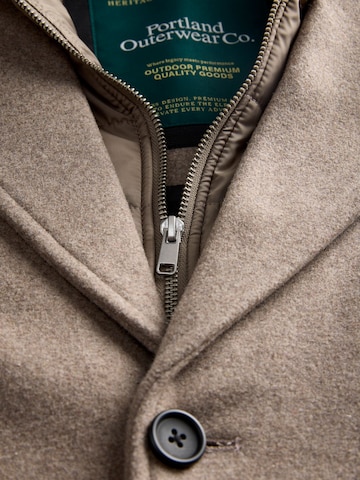 Portland Outerwear Company Mantel in Braun