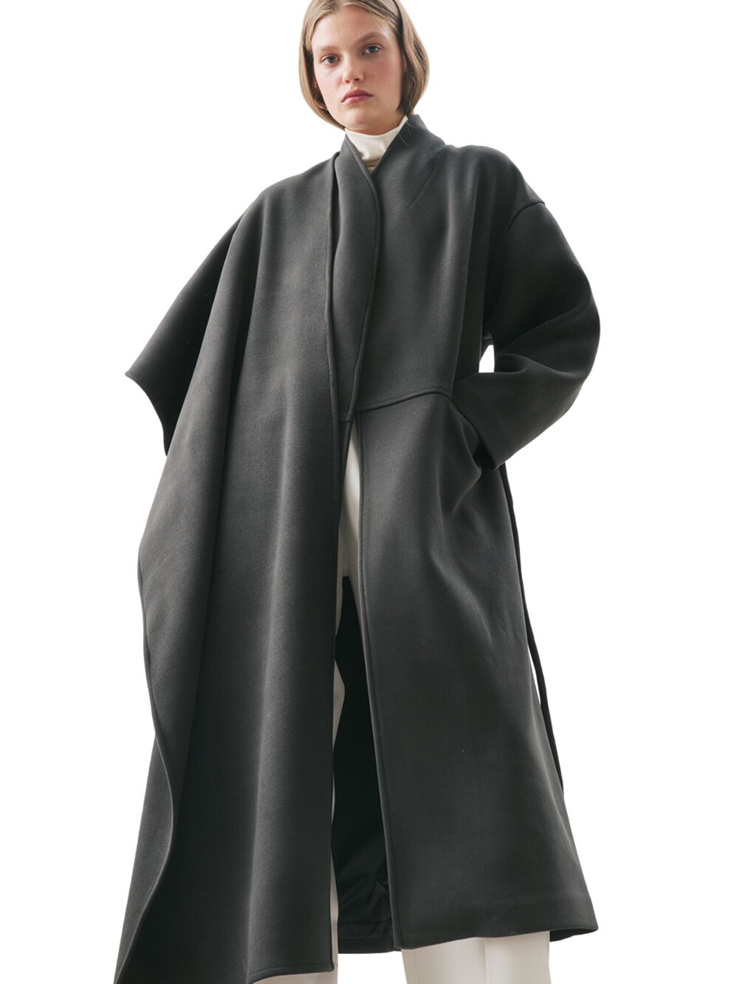 MANUKA Between-seasons coat in Black