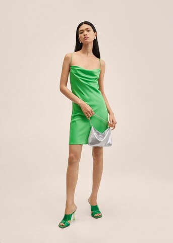 Rochie de cocktail 'Lupe' de la MANGO pe verde