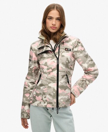 Veste mi-saison 'Mountain' Superdry en vert : devant