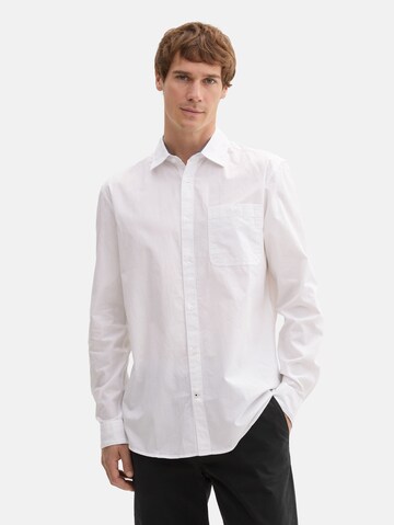 Coupe regular Chemise TOM TAILOR en blanc