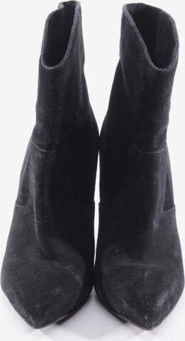 Fendi Dress Boots in 38 in Black