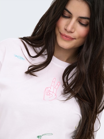 T-shirt 'ONLEMMINA' ONLY en blanc