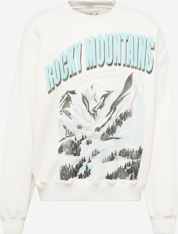 Abercrombie & Fitch Sweatshirt 'SKI DESTINATIONS' in White: front