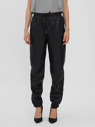 VERO MODA Tapered Broek 'Olympia' in Zwart: voorkant