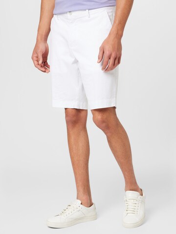 Regular Pantalon chino BOSS en blanc : devant