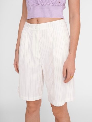Noisy may Regular Pleat-Front Pants 'Suita' in White