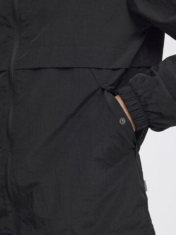 BLEND - Chaqueta de entretiempo 'BHVini' en negro
