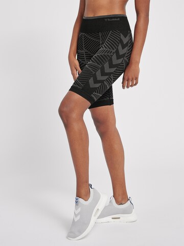 Hummel Skinny Sporthose in Schwarz: Vorderseite