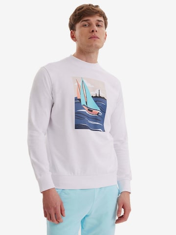 WESTMARK LONDON Sweatshirt ' VIEW SAIL ' in White: front