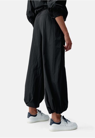 Born Living Yoga Wide leg Broek 'Amara' in Zwart