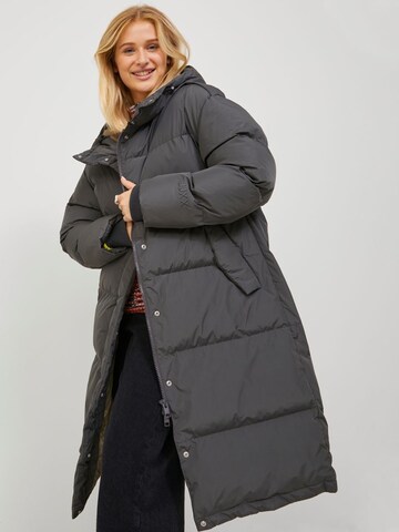 JJXX Winter Coat 'Carol' in Grey: front