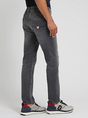GUESS Slimfit Jeans in Grau