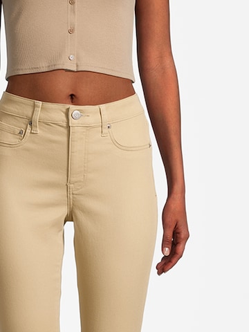 Coupe slim Pantalon AÉROPOSTALE en beige