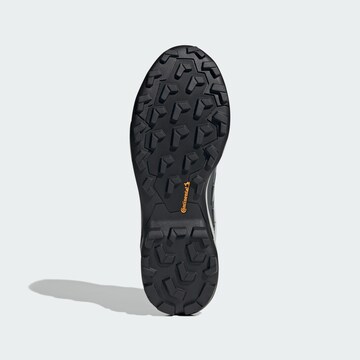 Chaussure basse 'Skychaser' ADIDAS TERREX en gris