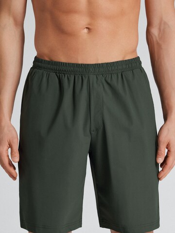IUMAN Intimissimi Regular Pants in Green: front