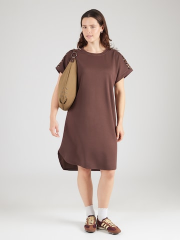 ONLY Carmakoma Платье 'CARLise' в Коричневый: спереди