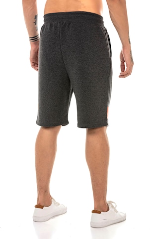 Redbridge Regular Shorts 'Plano' in Grau