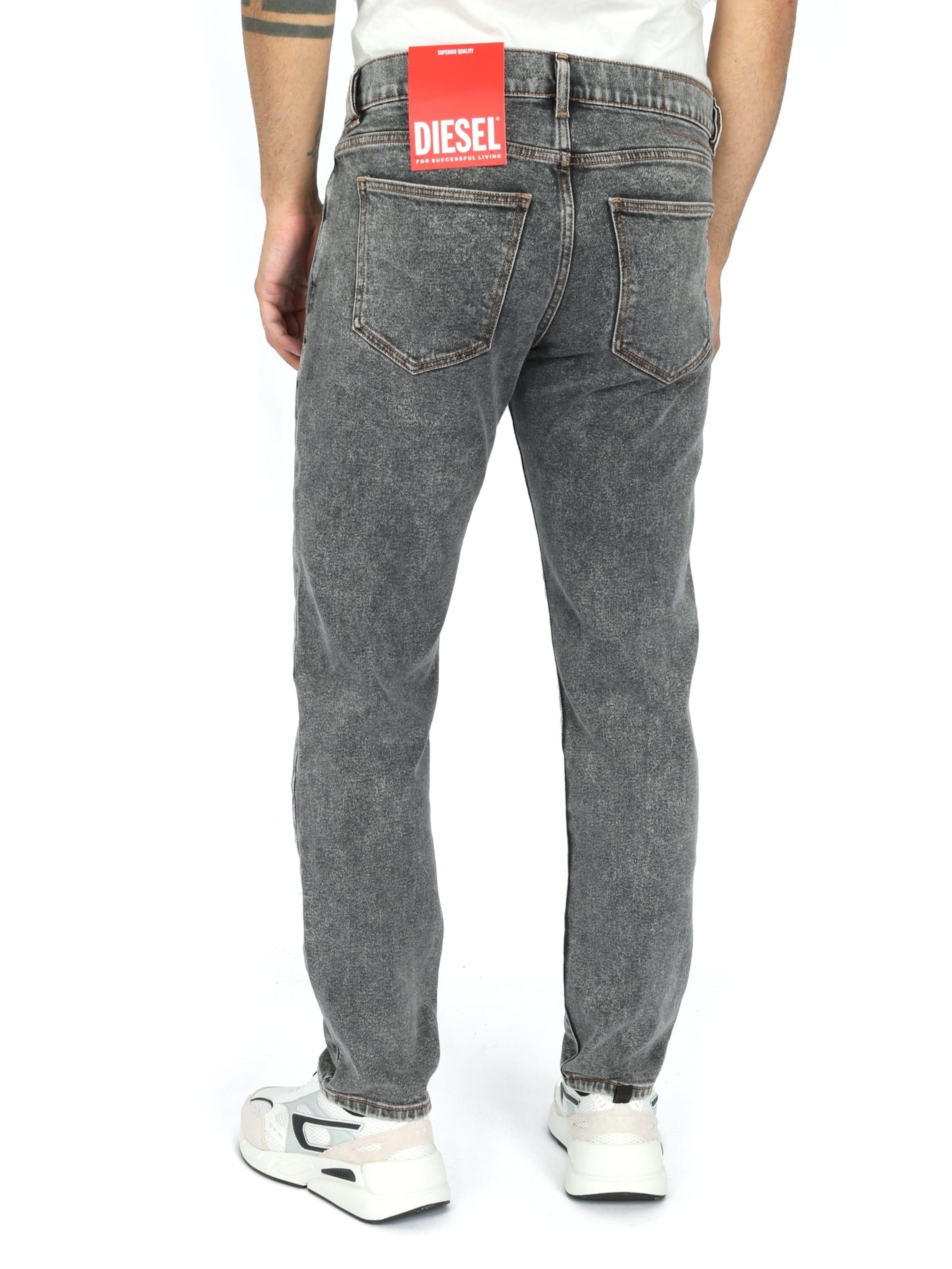 DIESEL Slimfit Jeans 'D-STRUKT 09D78'‌‌‌ in Grau