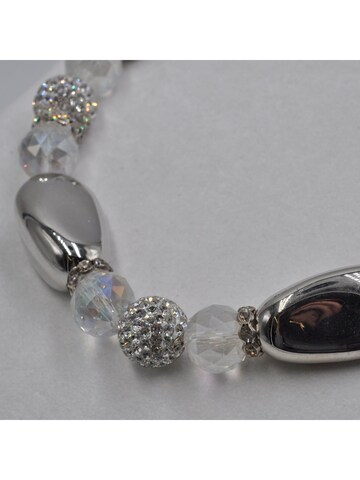 Steuer Necklace in White