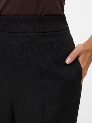 VERO MODA - regular Pantalón plisado 'EVE' en negro